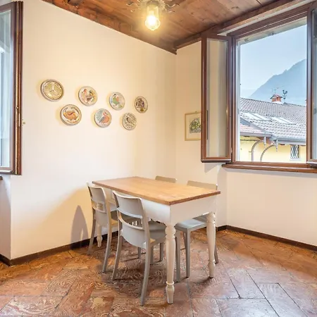 Historic Borgo Campidoglio 5 Apartment Lenno