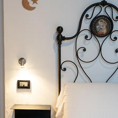 Historic Borgo Campidoglio 5 Apartment Lenno