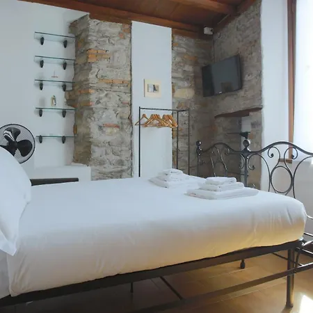 Historic Borgo Campidoglio 5